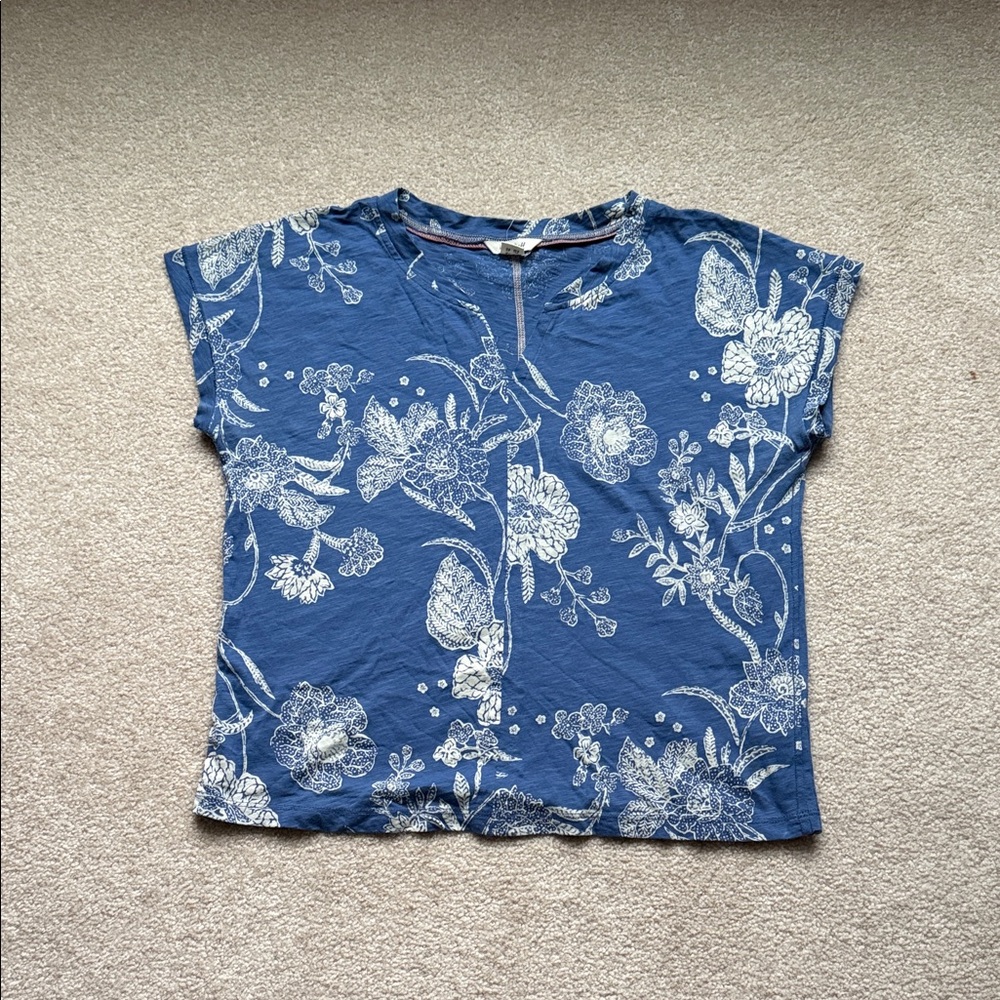 Blue Floral Short Sleeve Tee with Notch Neck
